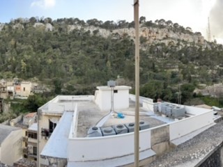 Villa in Vendita a Modica, zona MODICA BASSA, 119'000€, 195 m²