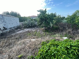 Appartamento in Vendita a Modica, zona FRIGINTINI, 110'000€, 200 m²