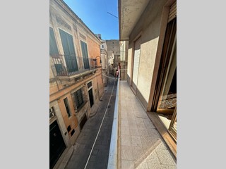 Quadrilocale in Vendita a Modica, zona MODICA BASSA, 50'000€, 85 m²