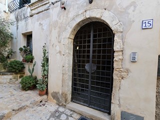 Appartamento in Vendita a Scicli, zona PIAZZA ITALIA, 140'000€, 90 m²