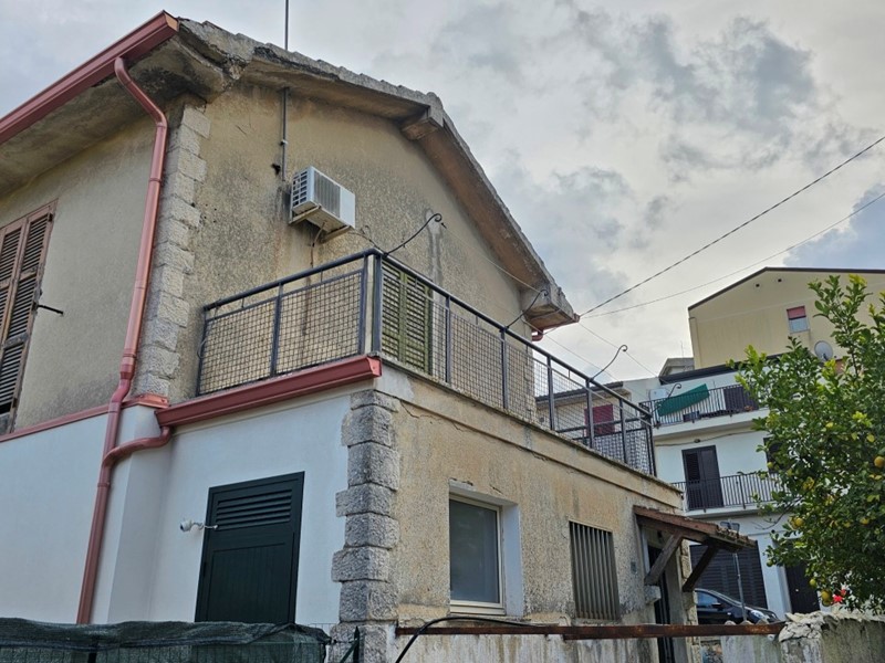 Villa in Vendita a Modica, zona SORDA QUARTIERE, 125'000€, 90 m²