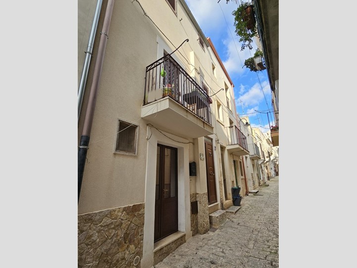 Villa in Vendita a Scicli, zona PIAZZA ITALIA, 110'000€, 90 m²