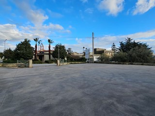 Immobile commerciale in Affitto a Modica, zona SORDA PERIFERIA, 1'400€, 330 m²