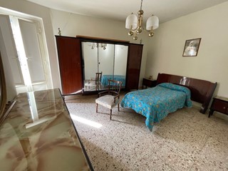 Villa in Vendita a Modica, zona MODICA ALTA, 45'000€, 112 m², con Box