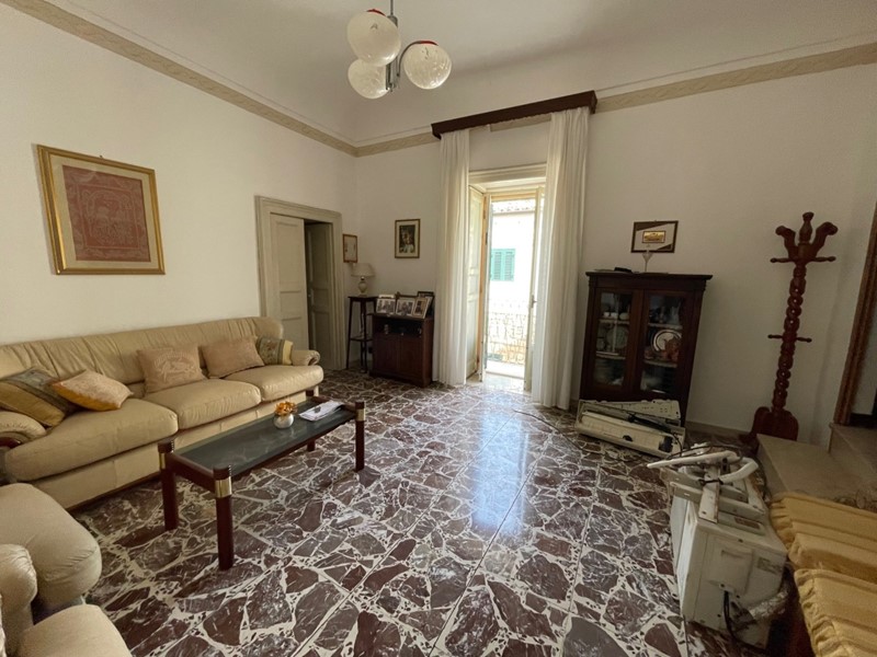 Villa in Vendita a Modica, zona MODICA ALTA, 60'000€, 115 m², con Box