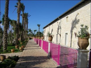 Casale in Vendita a Modica, zona SORDA PERIFERIA, 2500 m²