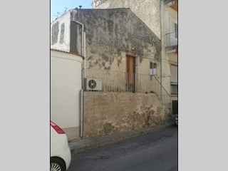 Villa in Vendita a Modica, zona MODICA ALTA, 65'000€, 100 m², arredato