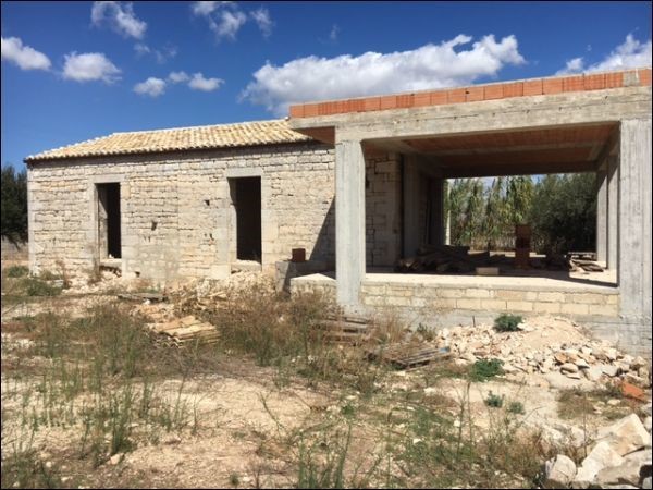Rustico in Vendita a Modica, zona CAMPAGNA, 150'000€, 100 m²