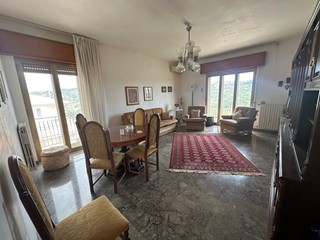 Appartamento in Vendita a Modica, zona MODICA ALTA, 80'000€, 160 m², con Box