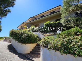 Casa Indipendente in Vendita a Acquaviva Picena, 890'000€, 500 m², con Box