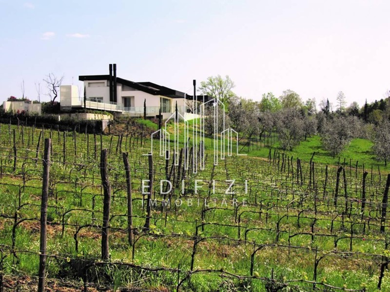 Villa in Vendita a Pontedera, zona La Rotta, 2'500'000€, 300 m², arredato, con Box