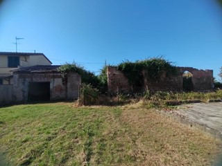 Casale in Vendita a Cerreto Guidi, zona Stabbia, 75'000€, 230 m², con Box