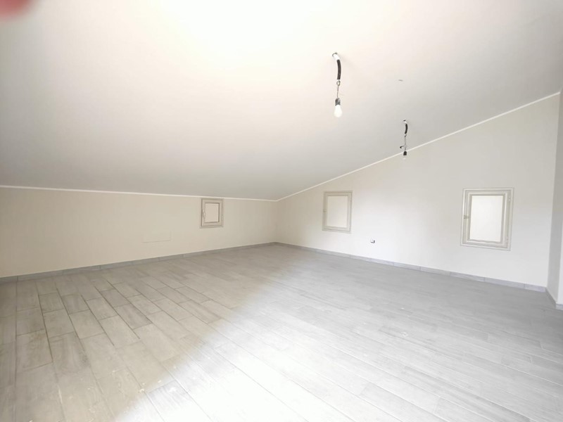 Casa Indipendente in Vendita a Fucecchio, zona Ponte a Cappiano, 290'000€, 180 m²