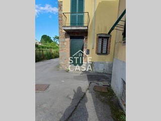 Casa Indipendente in Vendita a Capannori, zona Segromigno In Monte, 139'000€, 80 m², arredato