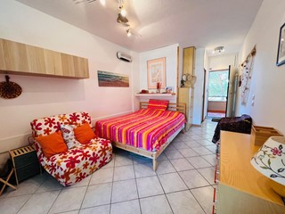 Monolocale in Vendita a Bibbona, zona Marina di Bibbona, 120'000€, 38 m², arredato