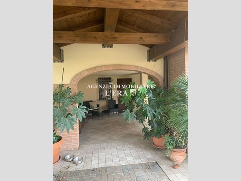 Villetta a schiera in Vendita a Pontedera, 365'000€, 166 m², arredato