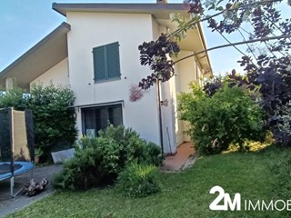 Villa in Vendita a Vecchiano, zona Avane, 450'000€, 186 m²