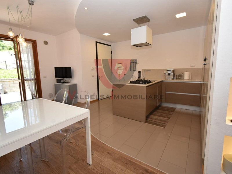Appartamento in Vendita a Monteriggioni, zona Uopini, 395'000€, 168 m², arredato, con Box