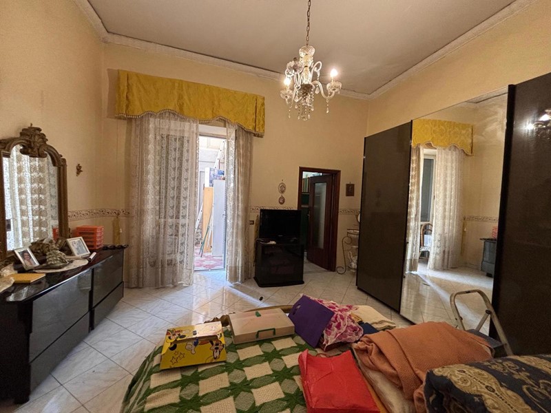 Bilocale in Vendita a Napoli, 135'000€, 80 m²