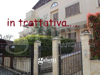 Villa in Vendita a Canosa di Puglia, 218 m²