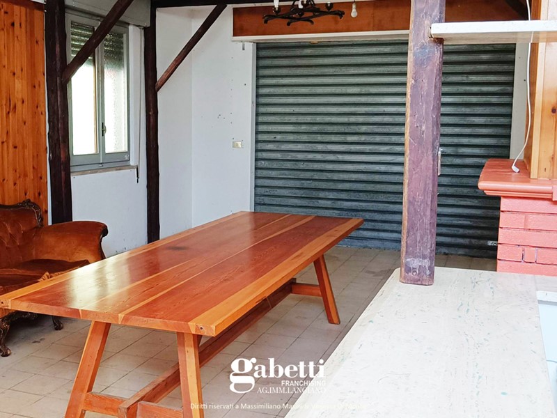 Magazzino in Vendita a Lanciano, 48'000€, 142 m²