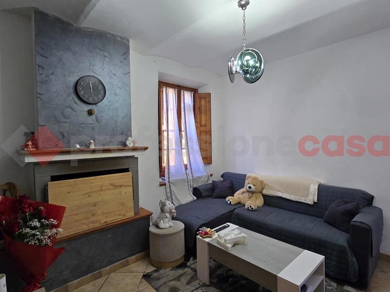 Trilocale in Vendita a Arezzo, 95'000&euro;, 73 m²