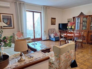 Casa Indipendente in Vendita a Frosinone, 239'900€, 300 m²