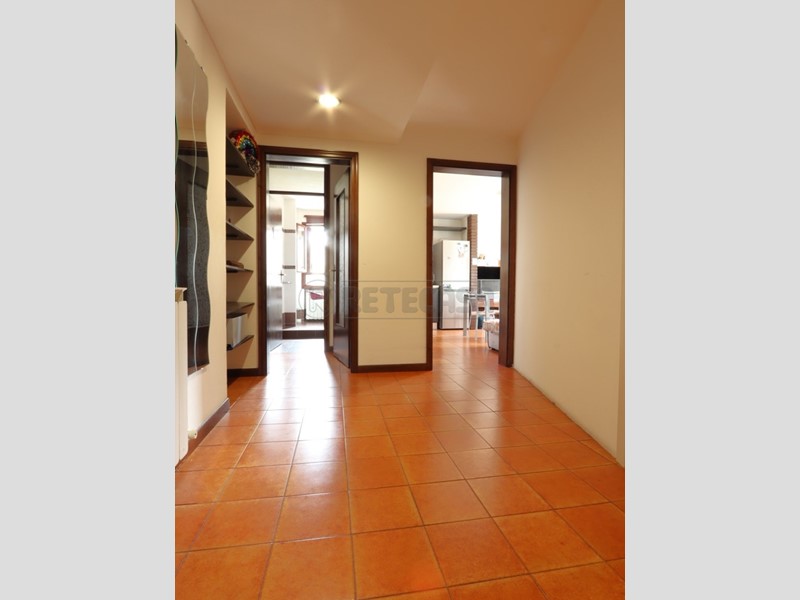 Stanza in Affitto a Vicenza, 400€, 79 m², arredato