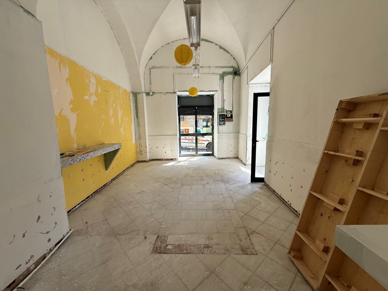 Immobile commerciale in Affitto a Acireale, 1'100€, 65 m²