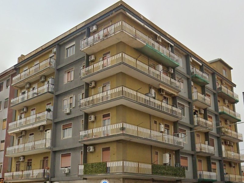 Appartamento in Vendita a Priolo Gargallo, zona centro, 128'000€, 220 m²