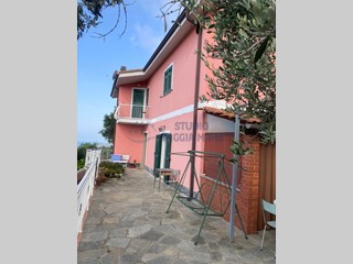 Casa Indipendente in Vendita a Cipressa, 370'000€, 110 m²