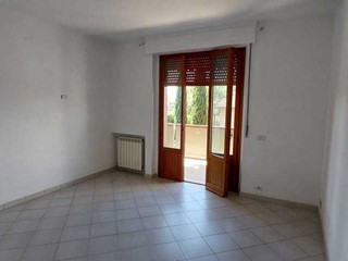 Appartamento in Vendita a Asciano, 125'000€, 85 m², con Box