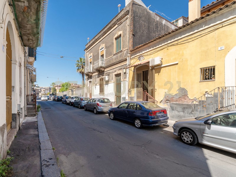 Casa Indipendente in Vendita a Catania, 73'000&euro;, 87 m²