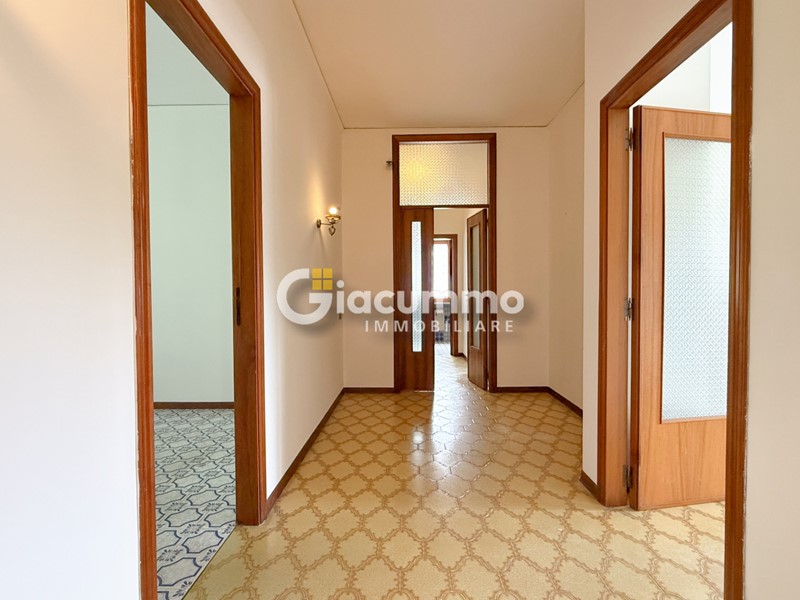 Appartamento in Vendita a Potenza, 350'000&euro;, 187 m², con Box