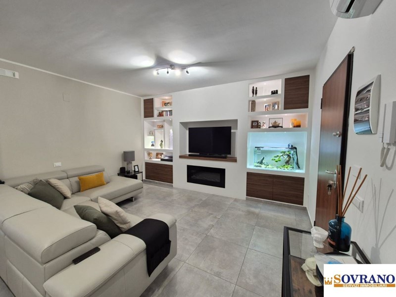Villa in Vendita a Carini, 220'000€, 210 m²
