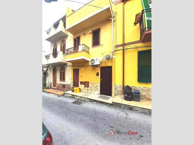 Villa in Vendita a Villafranca Tirrena, 83'000€, 90 m²