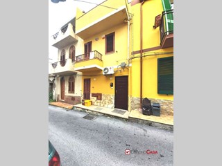 Villa in Vendita a Villafranca Tirrena, 83'000€, 90 m²