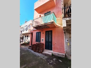 Villa in Vendita a Messina, 18'000€, 90 m²