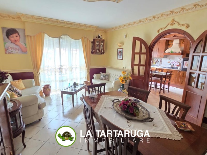 Quadrilocale in Vendita a Roccalumera, 138'000€, 100 m²