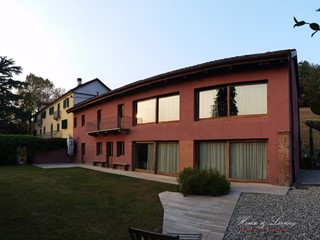 Villa in Affitto a Torino, 2'400€, 320 m²