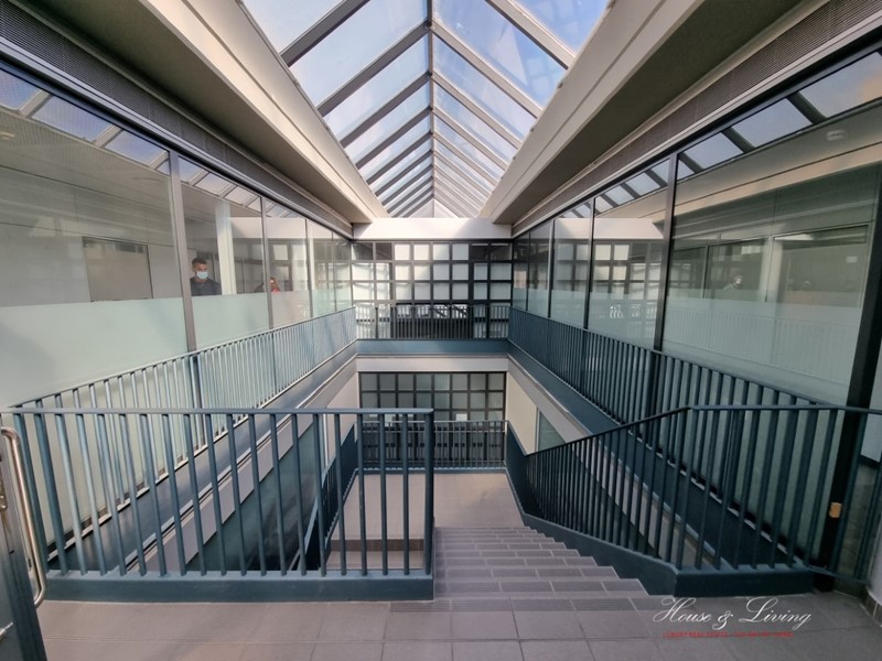 Ufficio in Vendita a Grugliasco, 2'750'000€, 8200 m²