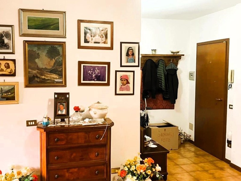 Appartamento in Vendita a Carrara, 160'000€, 105 m², arredato, con Box