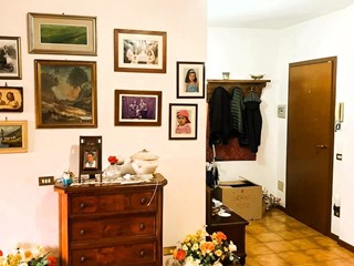 Appartamento in Vendita a Carrara, 160'000€, 105 m², arredato, con Box