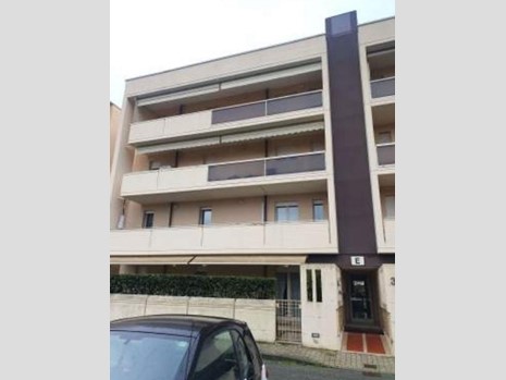 Quadrilocale in Vendita a Viareggio, 172'500€, 106 m², con Box