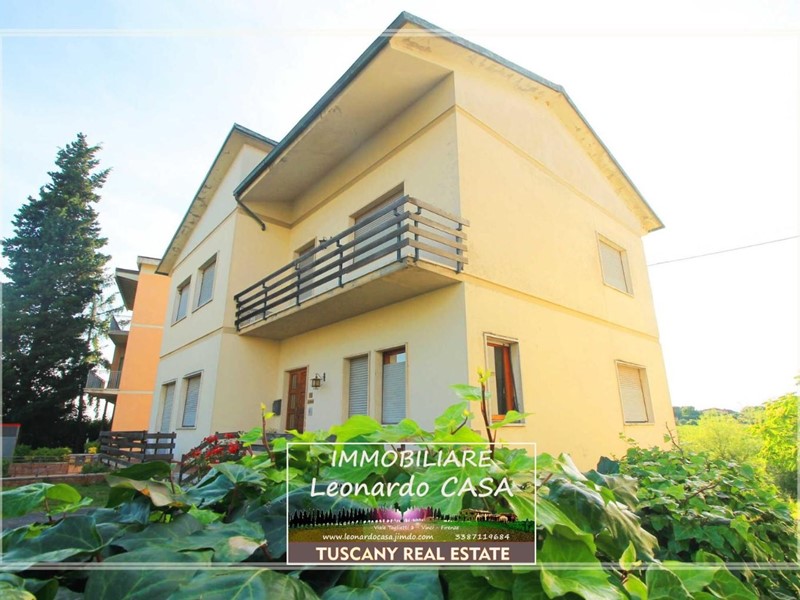 Villa in Vendita a Vinci, 330'000€, 290 m², con Box