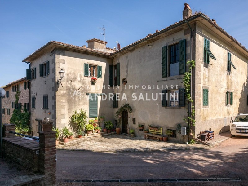 Casa Semi Indipendente in Vendita a Casciana Terme Lari, zona Casciana Terme, 395'000€, 438 m², arredato