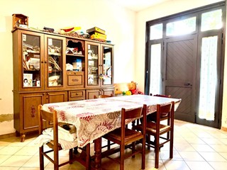 Casa Indipendente in Vendita a Empoli, zona Santa Maria a Ripa, 199'000€, 104 m², con Box