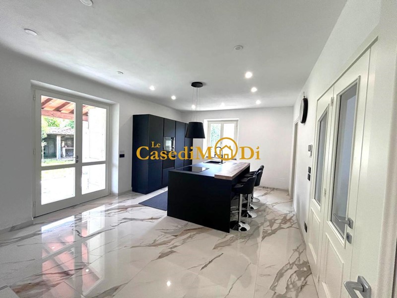 Villa in Vendita a Pietrasanta, 1'850'000€, 320 m², arredato