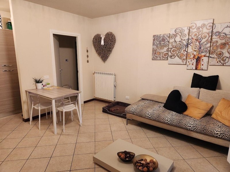 Trilocale in Vendita a Santa Maria a Monte, zona Montecalvoli Alto, 129'000€, 60 m², con Box