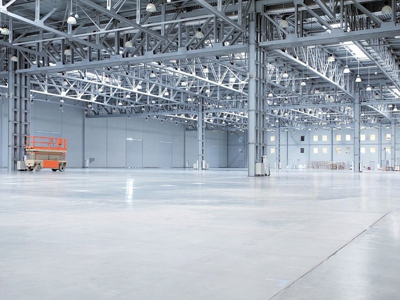 Capannone in Vendita a Vipiteno, 1076 m²